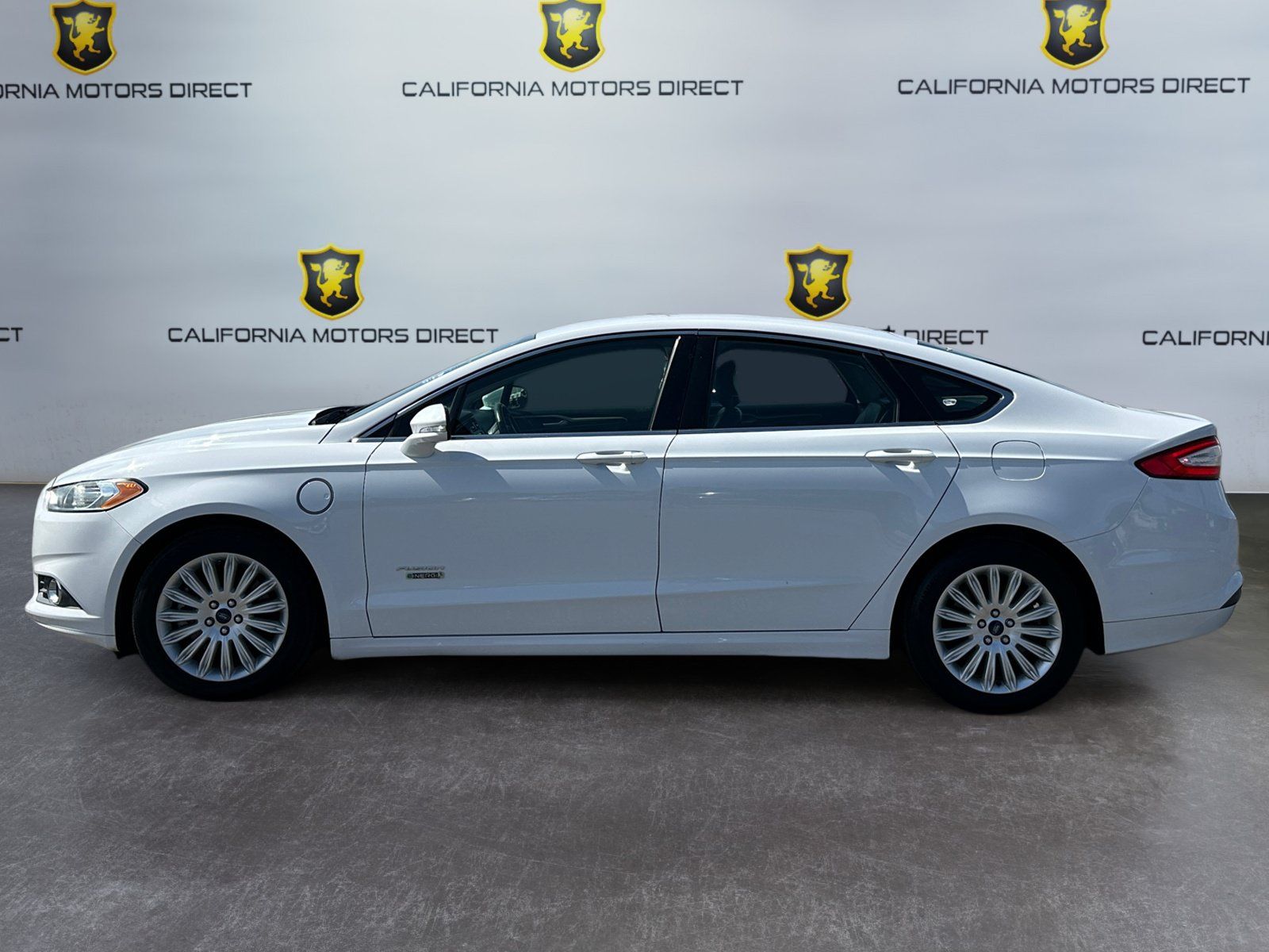 Used 2016 Ford Fusion Energi SE FWD image 2