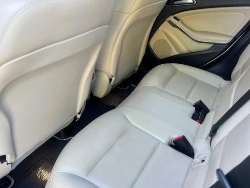 Used 2018 Mercedes-Benz GLA 250 4MATIC image 4