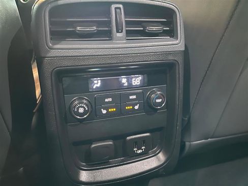 Used 2019 Buick Envision Essence image 31