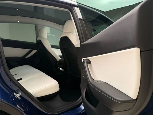 Used 2021 Tesla Model Y Performance image 36