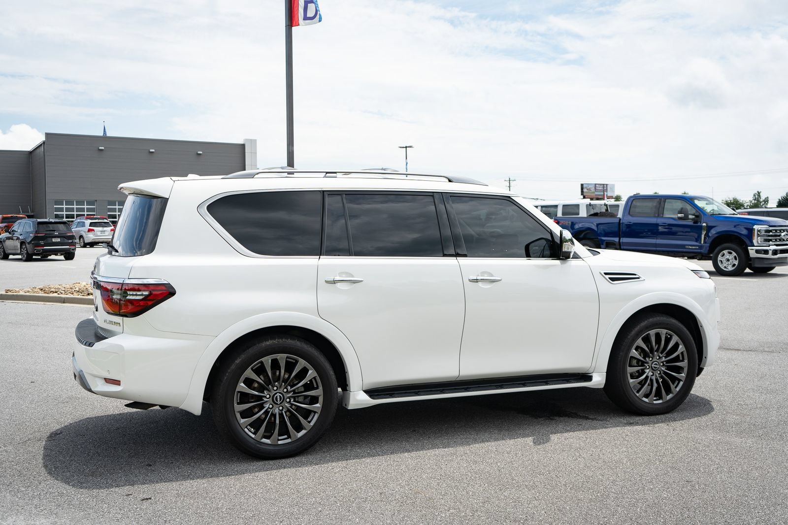 Used 2024 Nissan Armada Platinum w/ Cargo Package RWD image 10