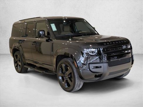 New 2026 Land Rover Defender 130 X-Dynamic SE image 7
