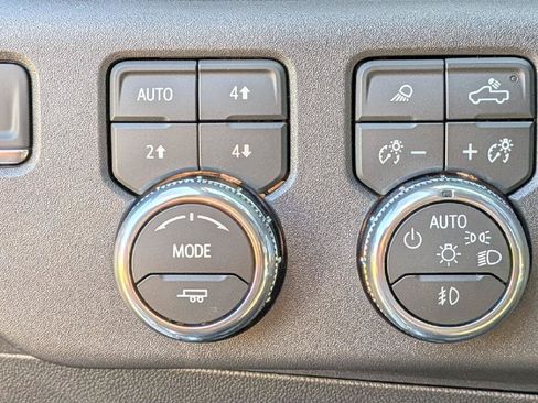 New 2026 GMC Sierra 1500 SLT w/ SLT Premium Package AWD/4WD image 16