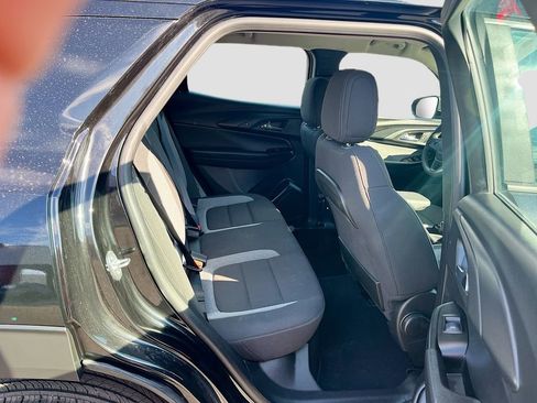 Used 2023 Chevrolet TrailBlazer LS image 25