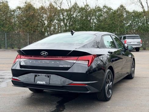 Used 2022 Hyundai Elantra Blue FWD image 4