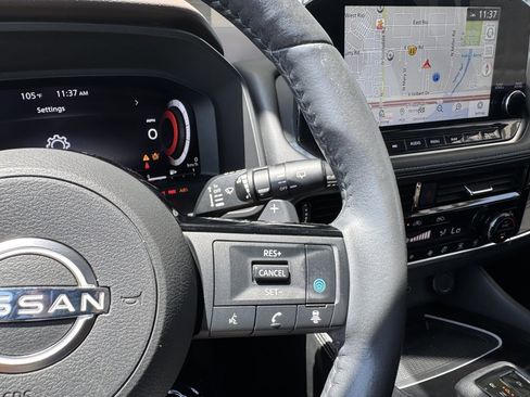 Used 2022 Nissan Rogue Platinum w/ Head-Up Display Package image 32