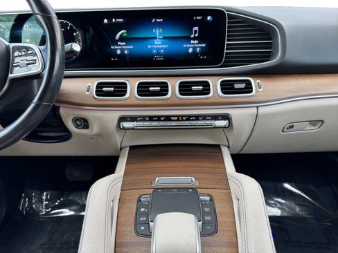 Used 2022 Mercedes-Benz GLE 350 w/ Premium Package image 11