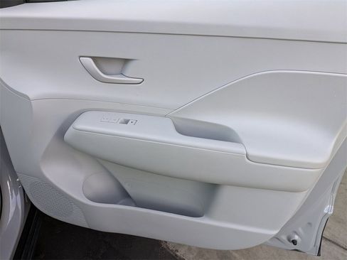 Used 2024 Hyundai Kona SEL image 34