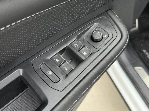 New 2026 Volkswagen Atlas Cross Sport SEL R-Line image 11