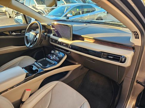 Used 2021 Lincoln Nautilus Reserve w/ Monochromatic Package image 16