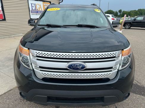 Used 2014 Ford Explorer XLT w/ Equipment Group 202A AWD/4WD image 2