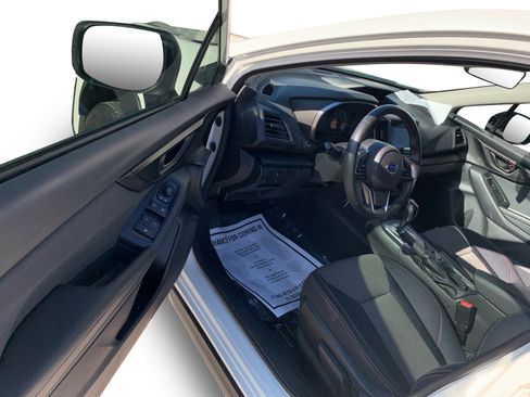 Used 2019 Subaru Crosstrek 2.0i Premium w/ Moonroof Package image 2