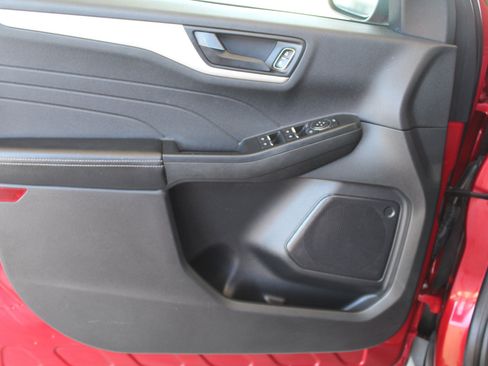 Used 2022 Ford Escape SE w/ SE Sport Appearance Package AWD/4WD image 25