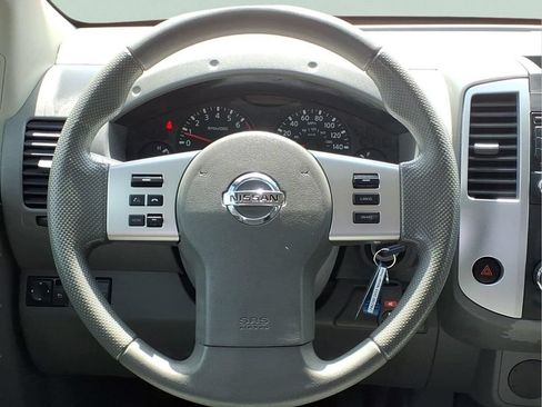 Used 2015 Nissan Frontier SV RWD image 21