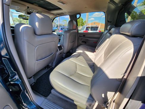 Used 2005 Chevrolet Avalanche Z71 w/ Sun And Sound Package image 13