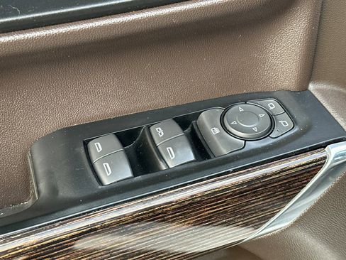 Used 2022 GMC Sierra 1500 SLE w/ X31 Off-Road Package image 11