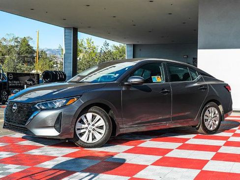 Certified 2025 Nissan Sentra S FWD image 1