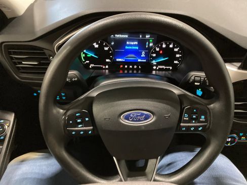 Used 2021 Ford Escape SE image 21