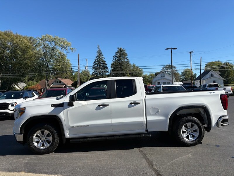 Used 2022 GMC Sierra 1500 Pro w/ Sierra Value Package AWD/4WD image 2