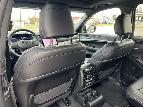 New 2025 Jeep Grand Cherokee L Limited AWD/4WD image 22