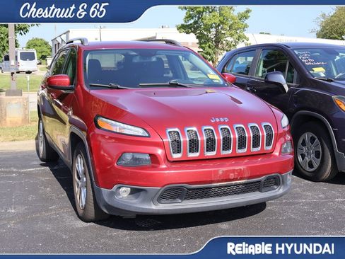 Used 2016 Jeep Cherokee Latitude w/ Comfort & Sound Group FWD image 3