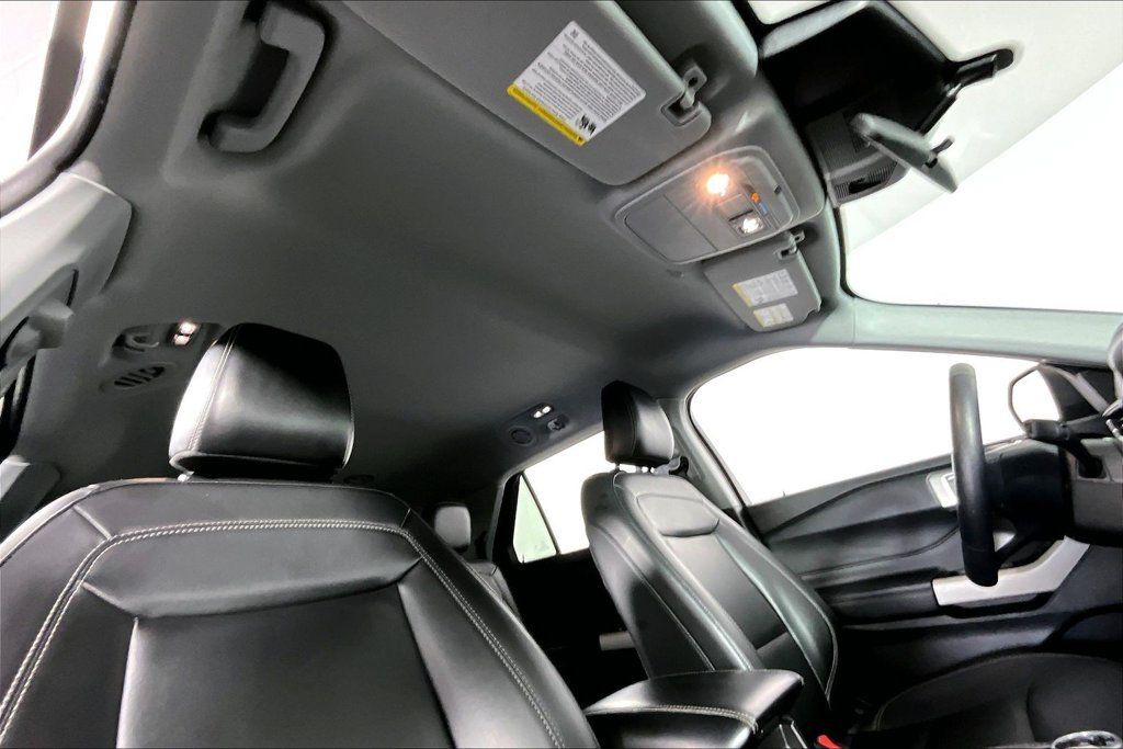 Used 2024 Ford Explorer XLT w/ Equipment Group 202A RWD image 22