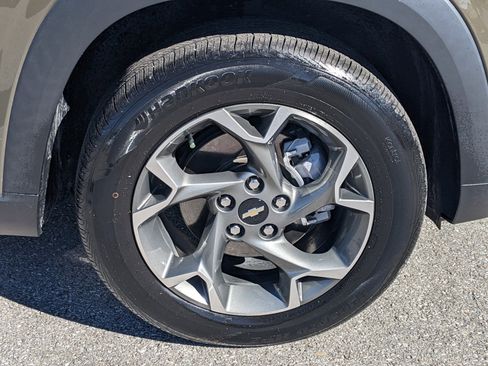 Used 2024 Chevrolet Trax LT w/ Driver Confidence Package image 9