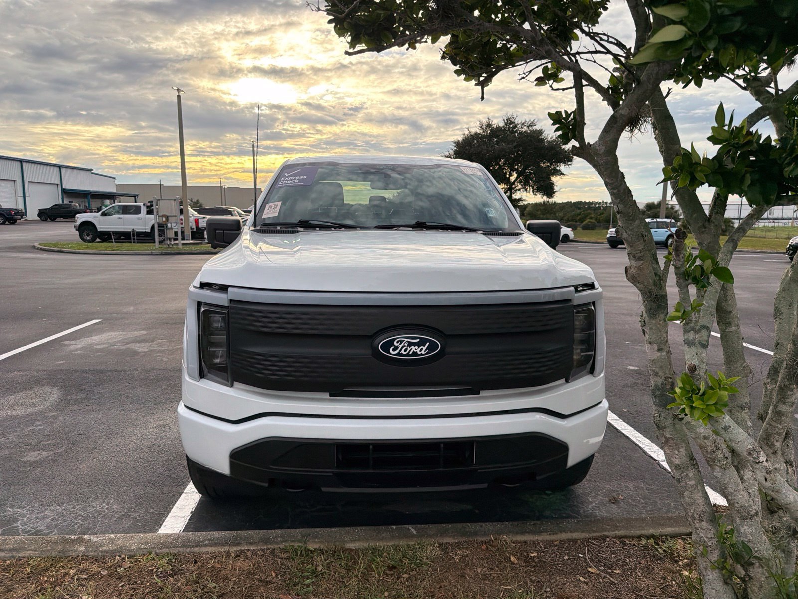 Used 2024 Ford F150 Lightning XLT AWD/4WD image 3
