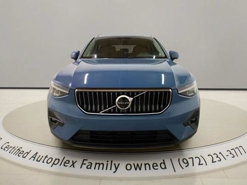 Used 2025 Volvo XC40 B5 Plus AWD/4WD image 8