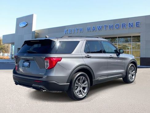 Certified 2021 Ford Explorer XLT w/ Equipment Group 202A AWD/4WD image 6