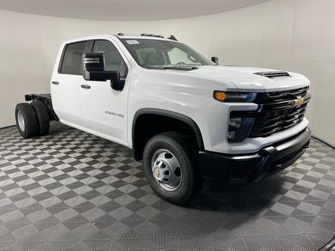 New 2026 Chevrolet Silverado 3500 W/T w/ WT Convenience Package image 6