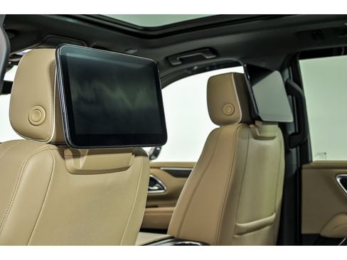 Used 2024 Chevrolet Tahoe Premier w/ Advanced Technology Package AWD/4WD image 17