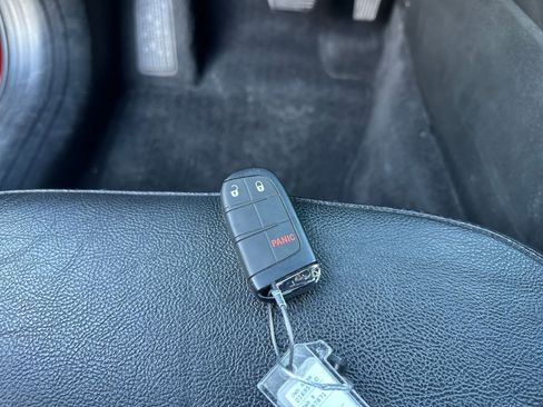 Used 2025 Jeep Compass Trailhawk image 21