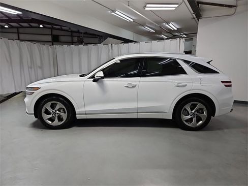 Used 2026 Genesis GV70 2.5T Select image 5