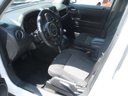 Used 2016 Jeep Patriot Latitude image 9