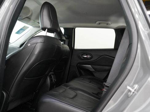 Used 2020 Jeep Cherokee Limited AWD/4WD image 18