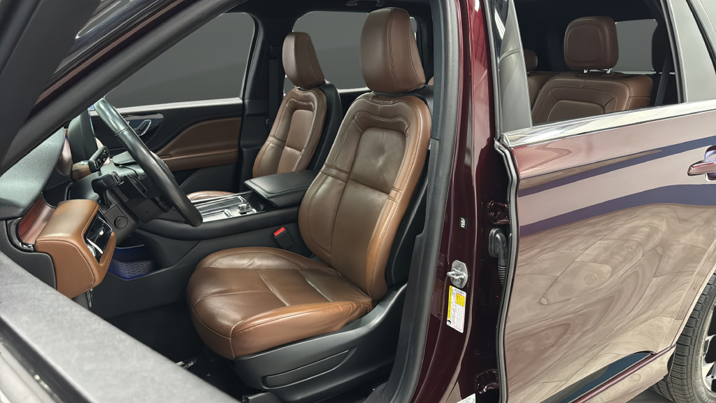 Used 2022 Lincoln Aviator Grand Touring AWD/4WD image 9