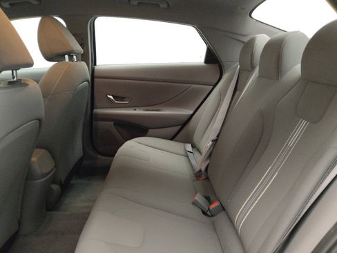 Used 2021 Hyundai Elantra SEL image 18