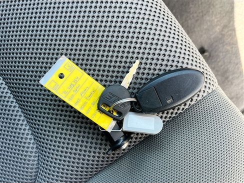 Used 2020 Nissan Frontier SV image 31