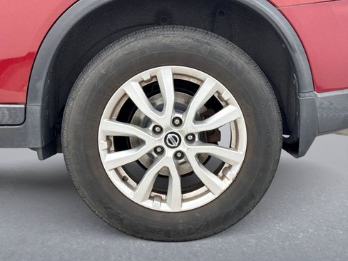 Used 2018 Nissan Rogue SV AWD/4WD image 12