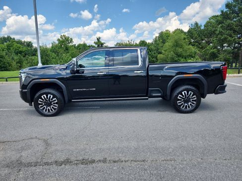 Used 2024 GMC Sierra 2500 Denali Ultimate AWD/4WD image 2