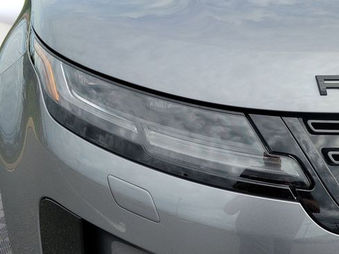 Used 2024 Land Rover Range Rover Evoque S image 8