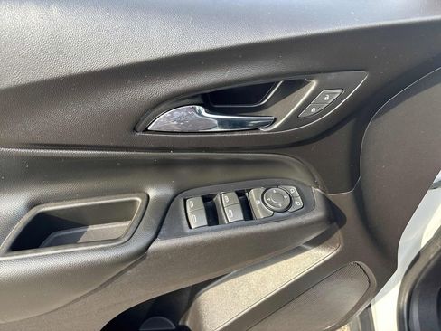 Used 2020 Chevrolet Equinox LT image 10