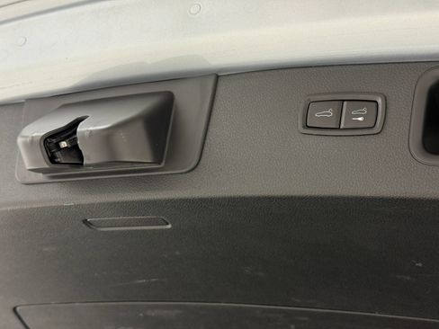 Used 2020 Porsche Macan S image 43