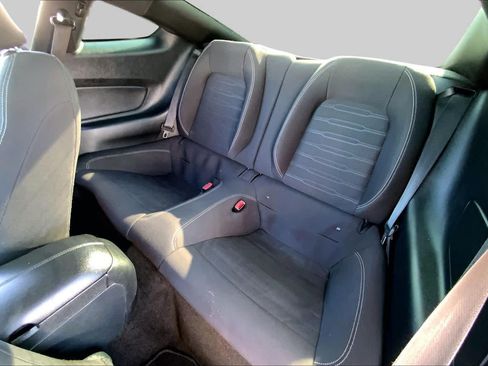 Used 2015 Ford Mustang GT RWD image 16