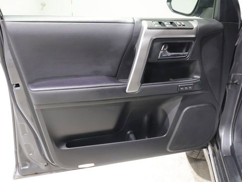 Used 2022 Toyota 4Runner Limited AWD/4WD image 13
