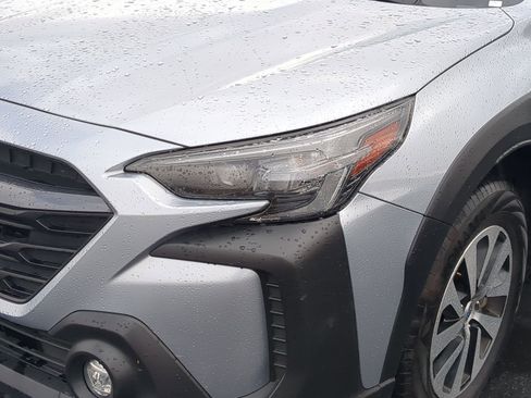 Used 2025 Subaru Outback Premium image 10