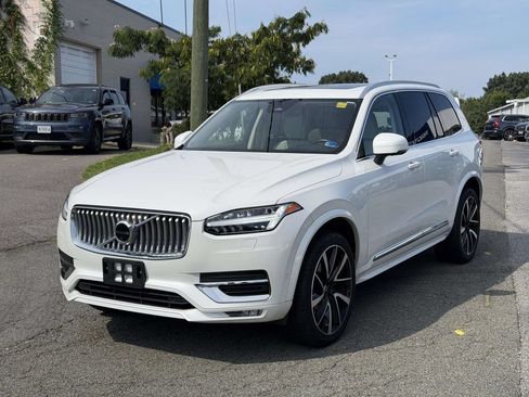Used 2023 Volvo XC90 B6 Plus AWD/4WD image 23