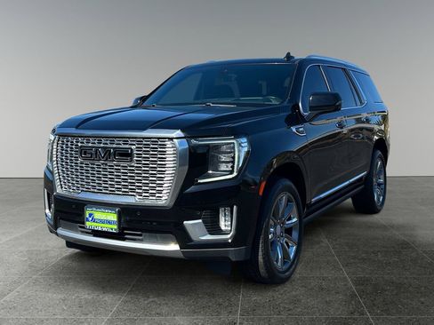 Used 2021 GMC Yukon Denali w/ Denali Premium Package AWD/4WD image 3