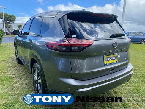 Used 2024 Nissan Rogue SL w/ SL Premium Package FWD image 23